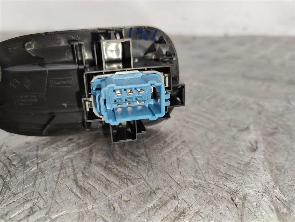 Кнопка стеклоподъемника переднего правого