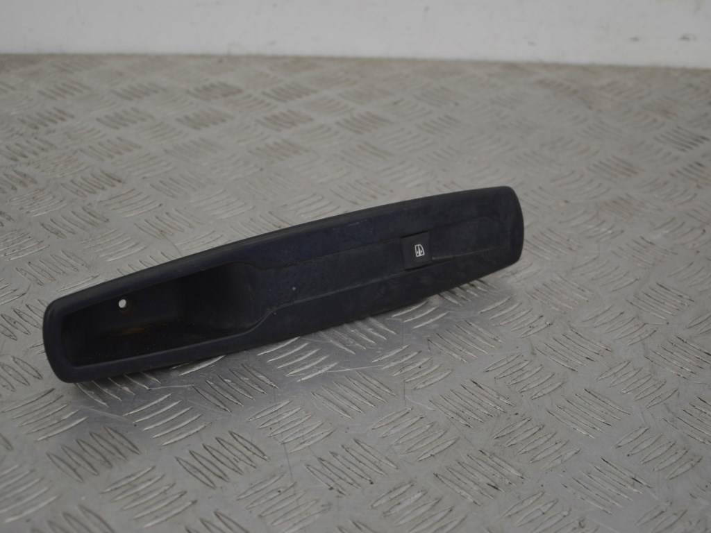 Кнопка стеклоподъемника переднего правого