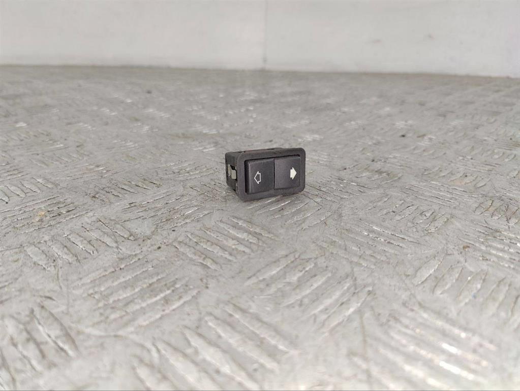 Кнопка стеклоподъемника заднего левого