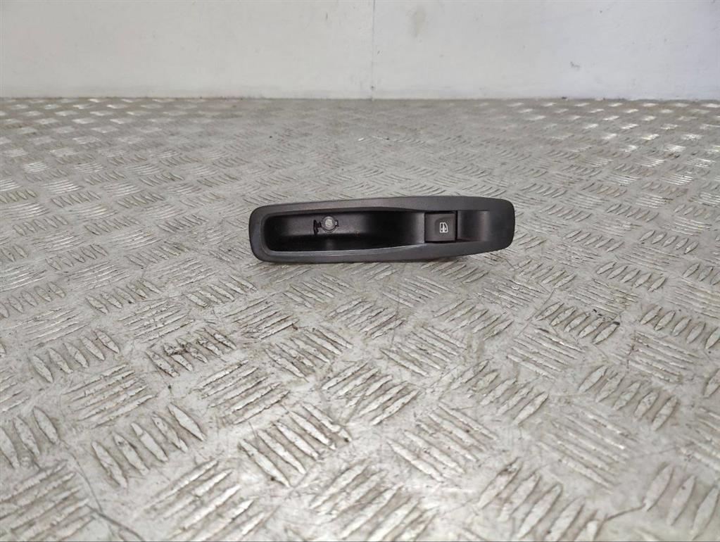 Кнопка стеклоподъемника заднего левого