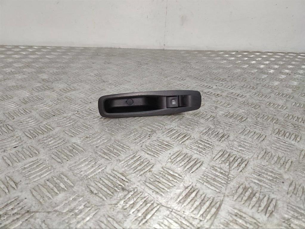 Кнопка стеклоподъемника заднего правого