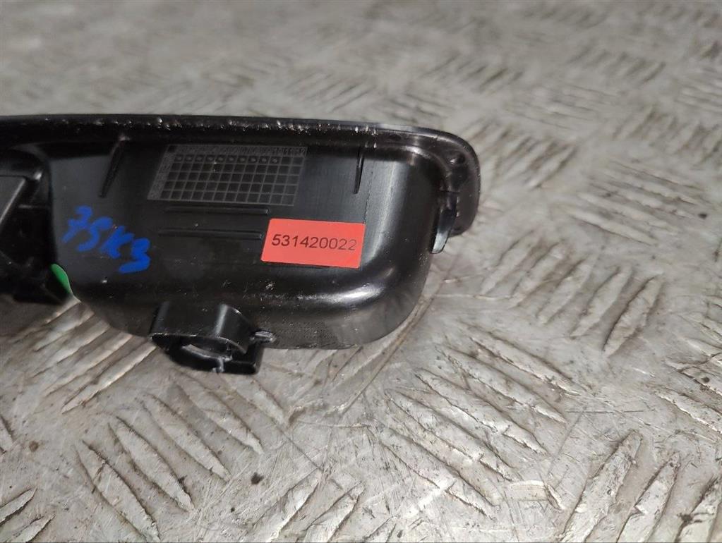 Кнопка стеклоподъемника заднего правого