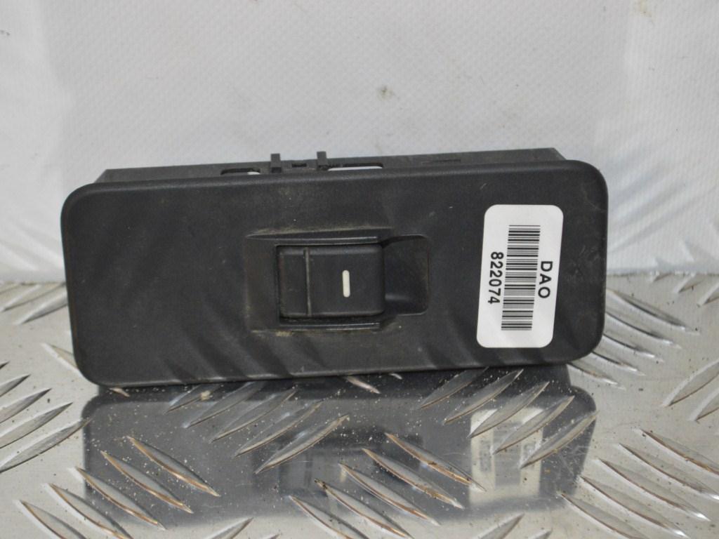 Кнопка стеклоподъемника