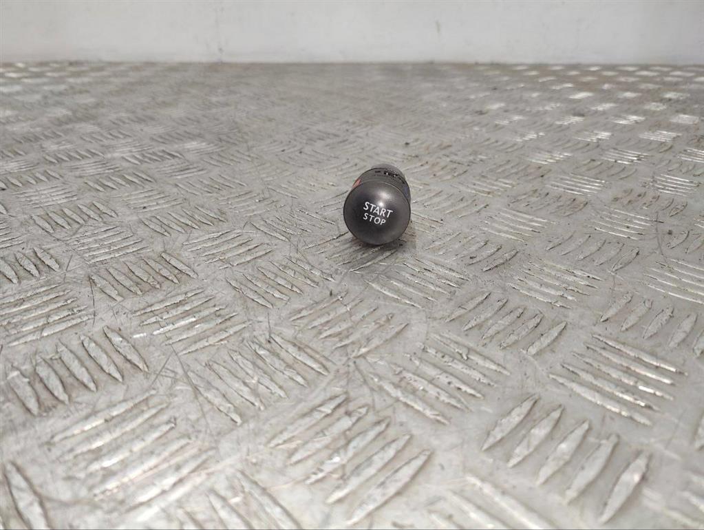 Кнопка запуска двигателя