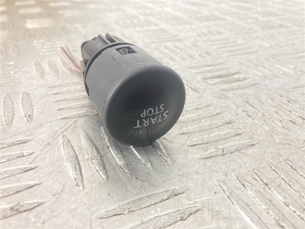 Кнопка запуска двигателя