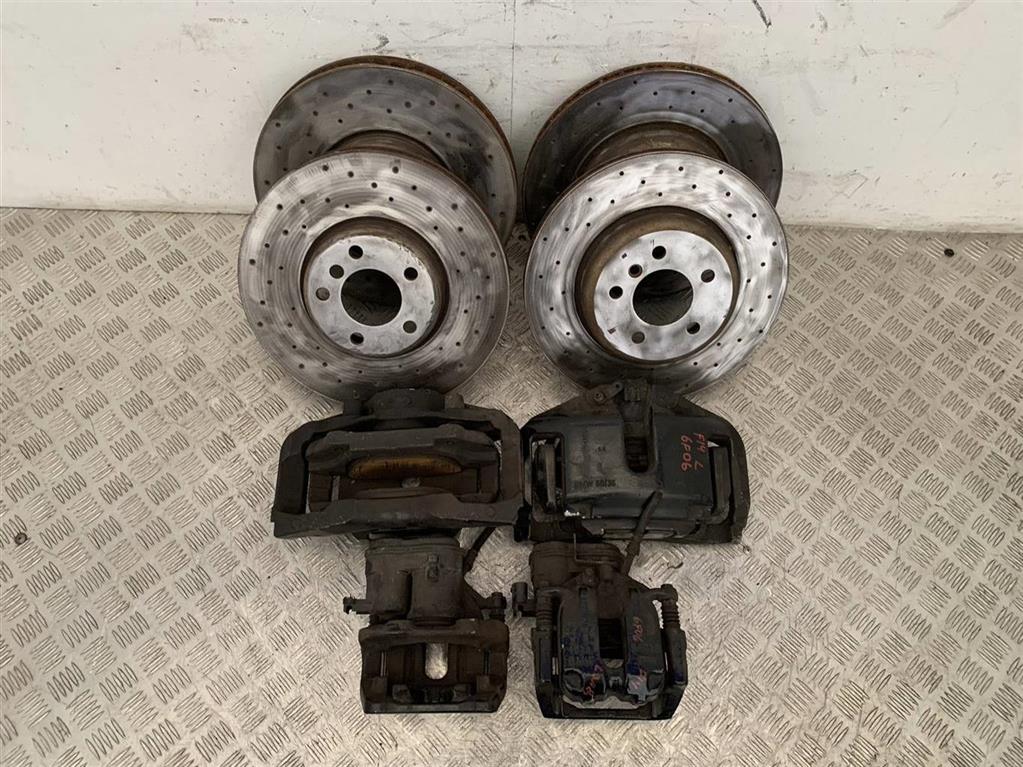 Комплект тормозов (диски и суппорта)