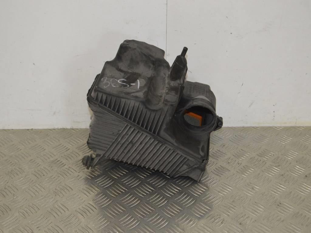 Корпус воздушного фильтра Renault Megane 2 (2002-2008) 8200369798, 8200369775, 8200340661, 8200437239