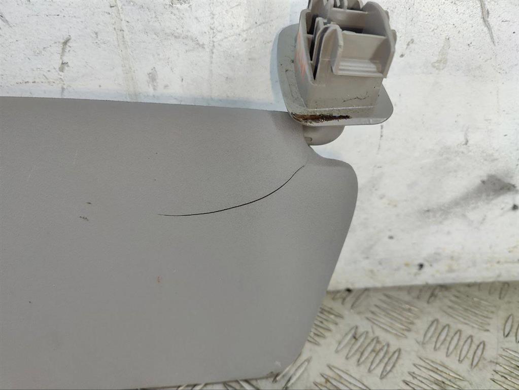 Козырек солнцезащитный