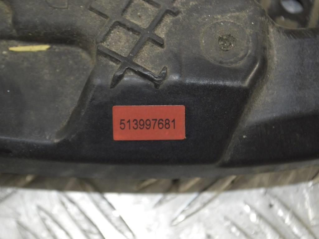 Крепление фары левой