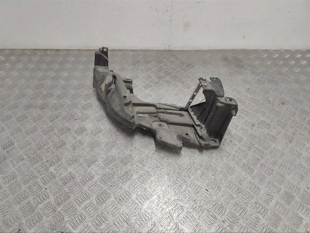 Крепление фары правой