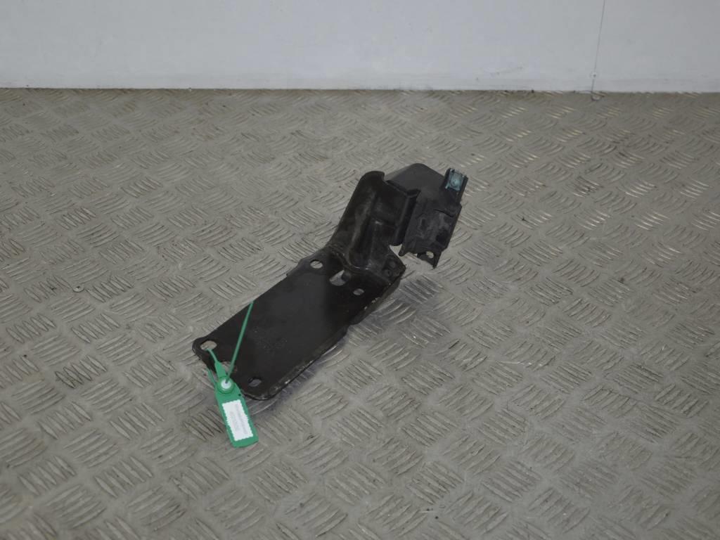 Крепление кассеты радиаторов