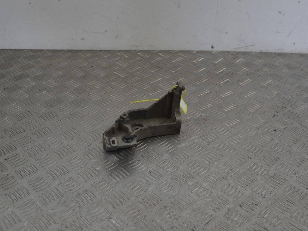 Крепление ТНВД Renault Laguna 2 (2001-2007) 8200157461