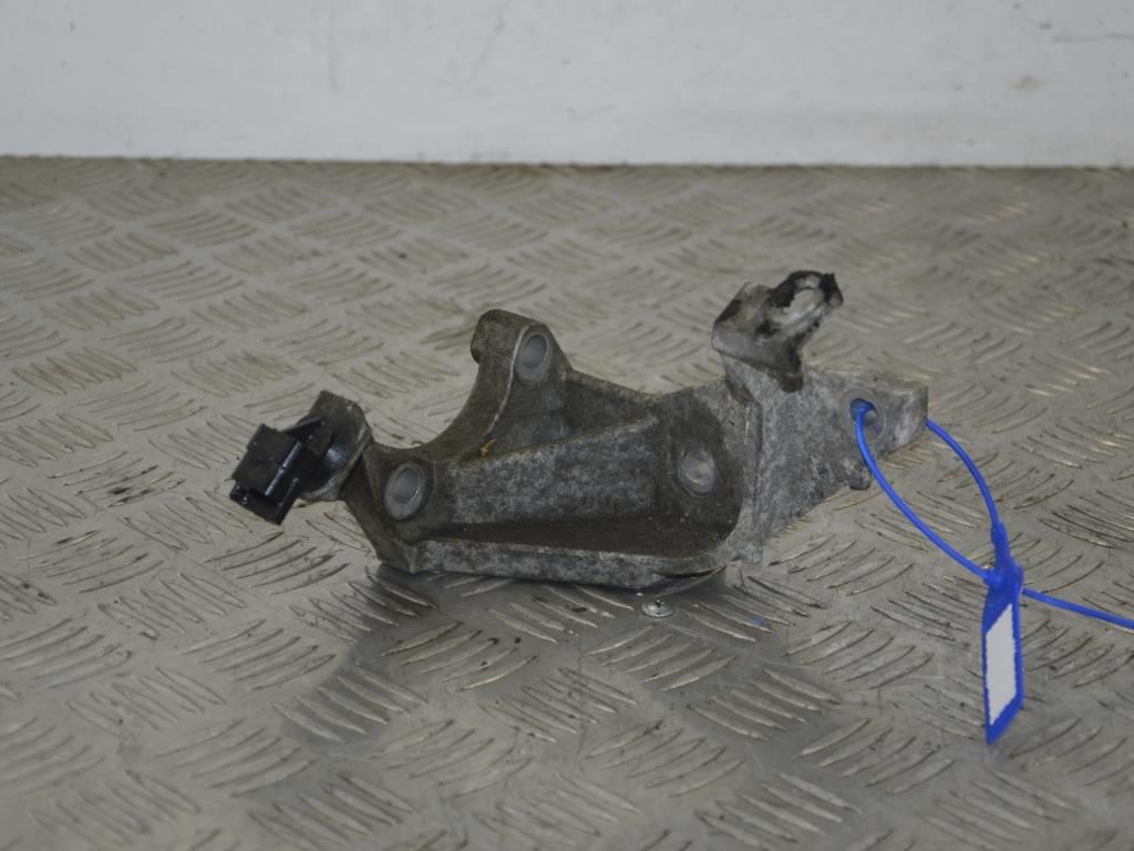 Крепление ТНВД