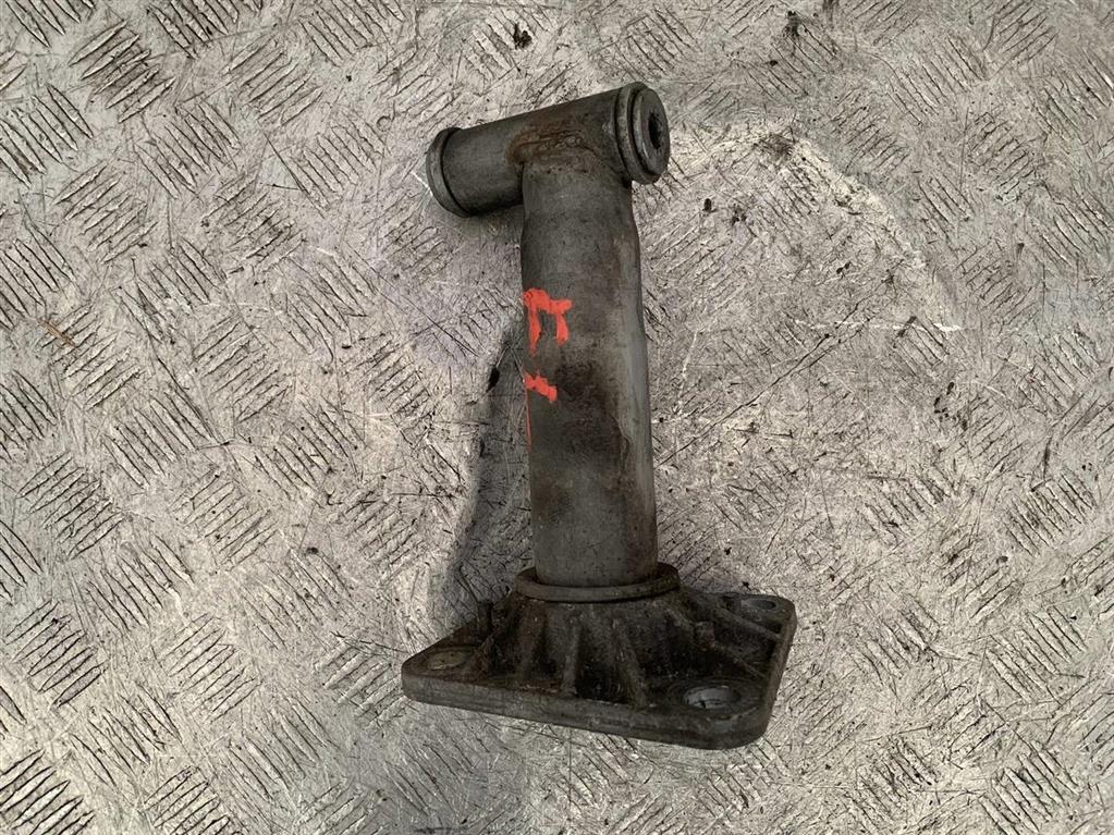 Кронштейн бампера переднего