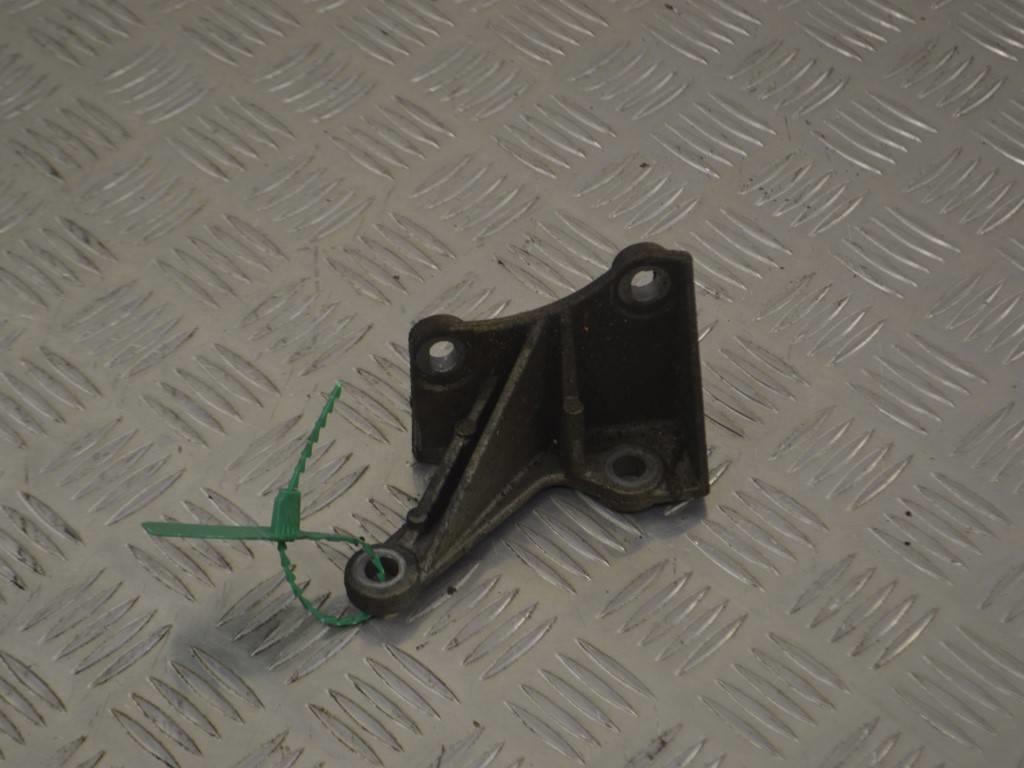 Кронштейн двигателя