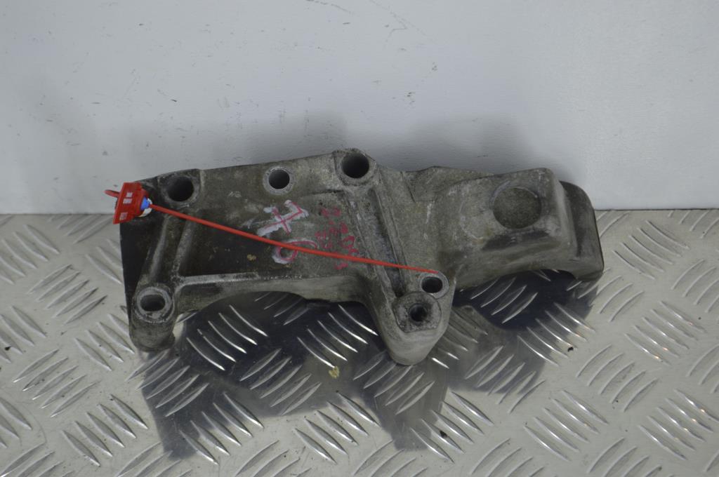 Кронштейн двигателя Renault Espace 3 (1996-2002) 8200140436