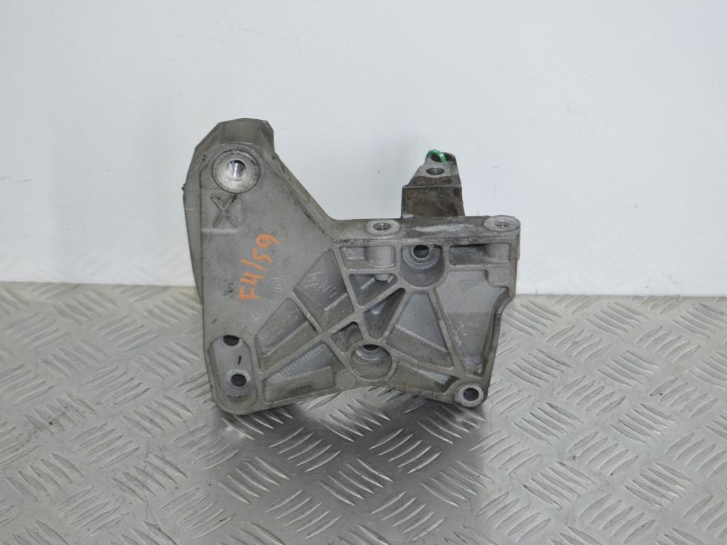 Кронштейн двигателя