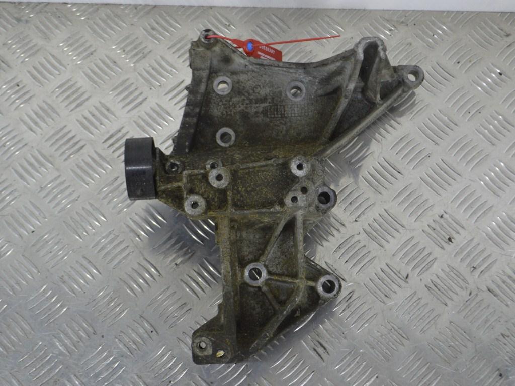 Кронштейн двигателя