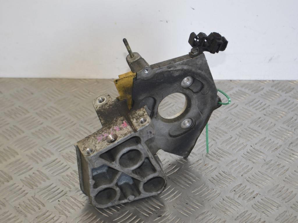 Кронштейн двигателя Renault Laguna 2 (2001-2007) 51358, 59506C, 31932D