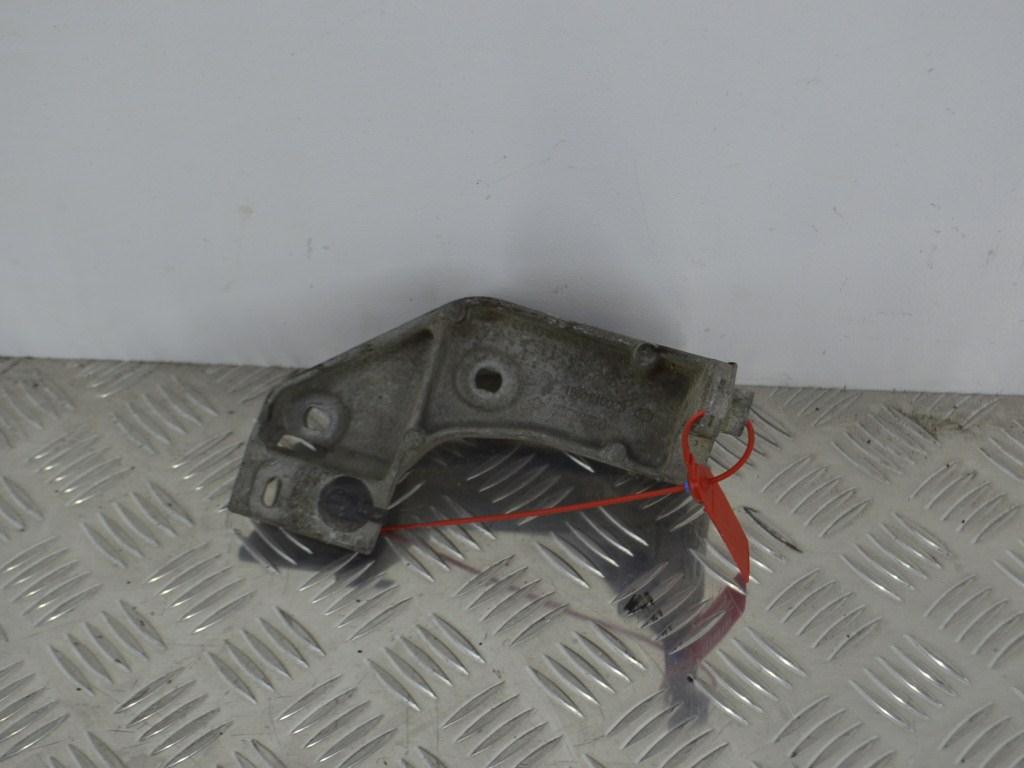 Кронштейн двигателя