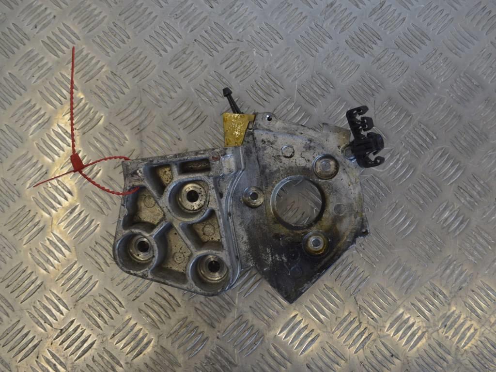 Кронштейн двигателя