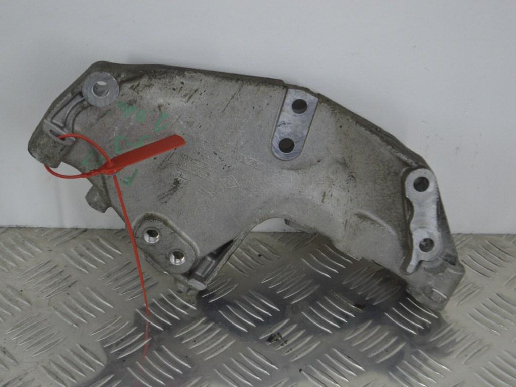 Кронштейн двигателя