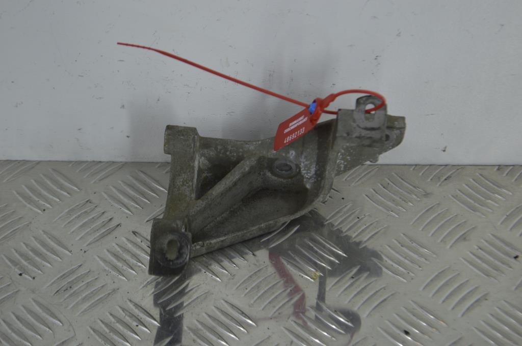 Кронштейн двигателя