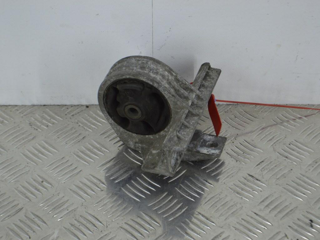 Кронштейн двигателя