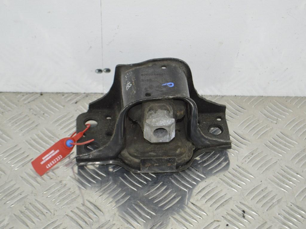 Кронштейн двигателя