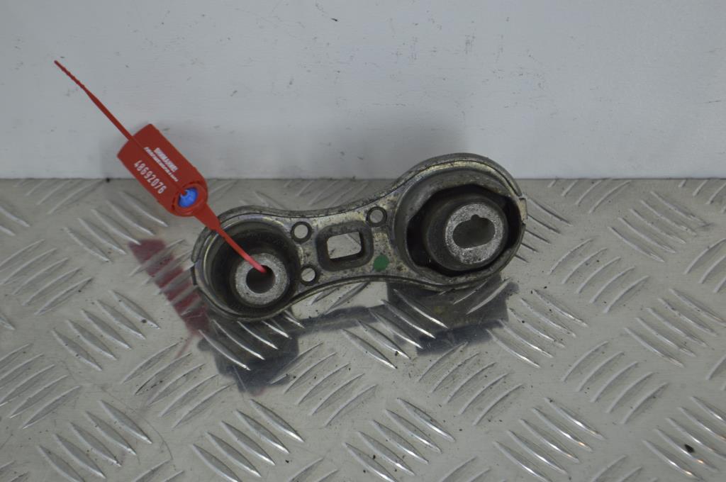 Кронштейн двигателя