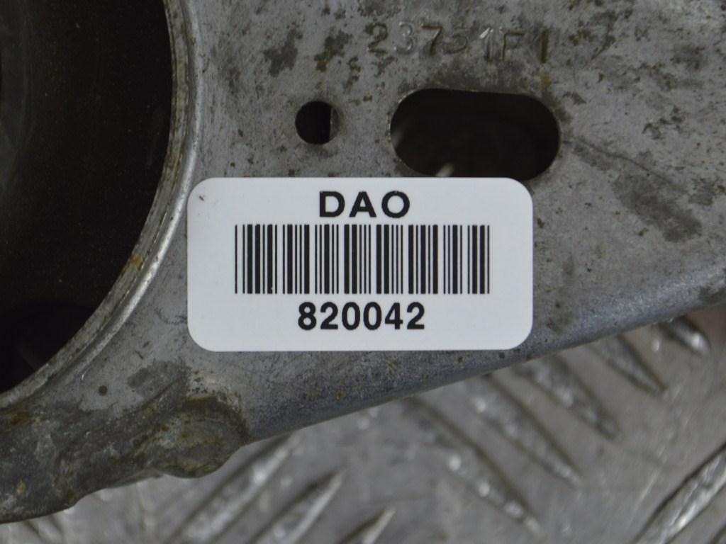 Кронштейн двигателя