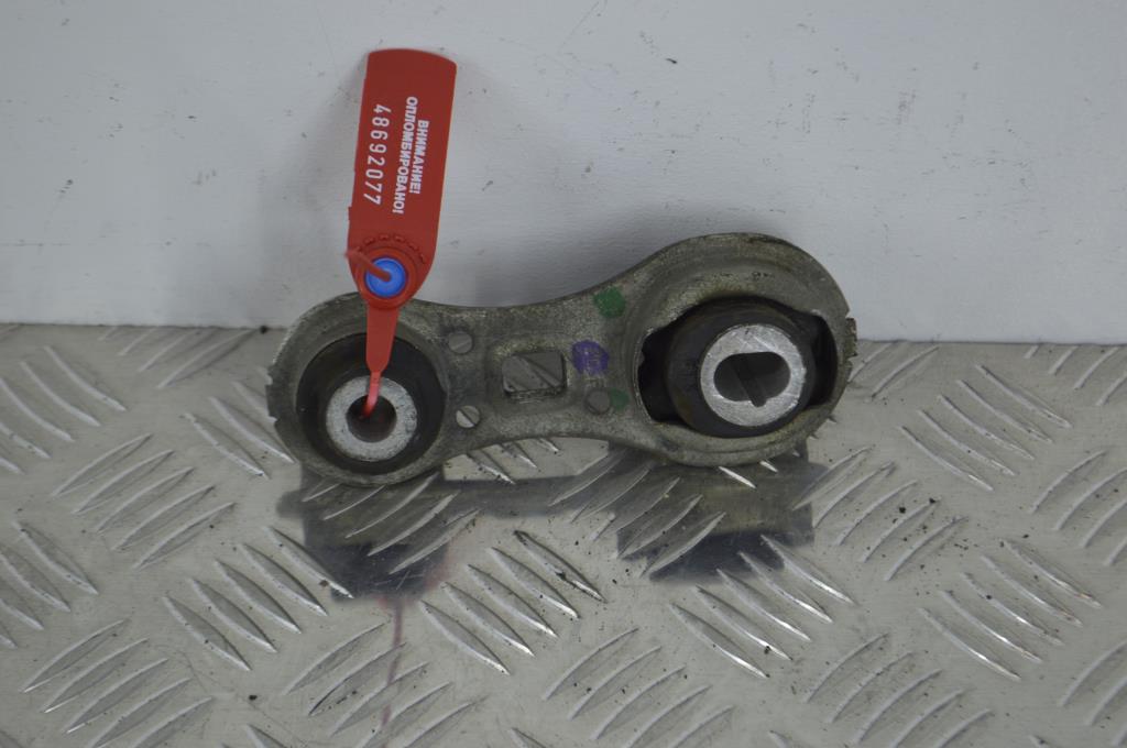 Кронштейн двигателя