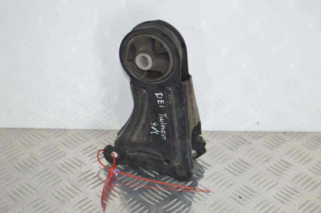 Кронштейн двигателя