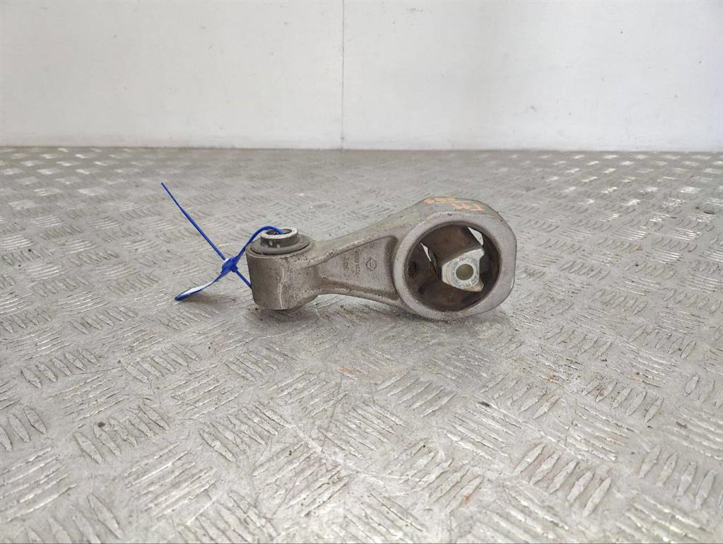 Кронштейн двигателя