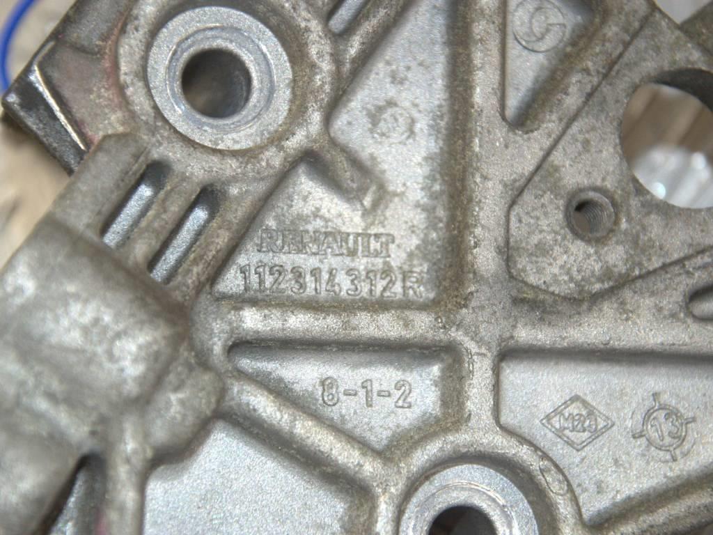 Кронштейн двигателя