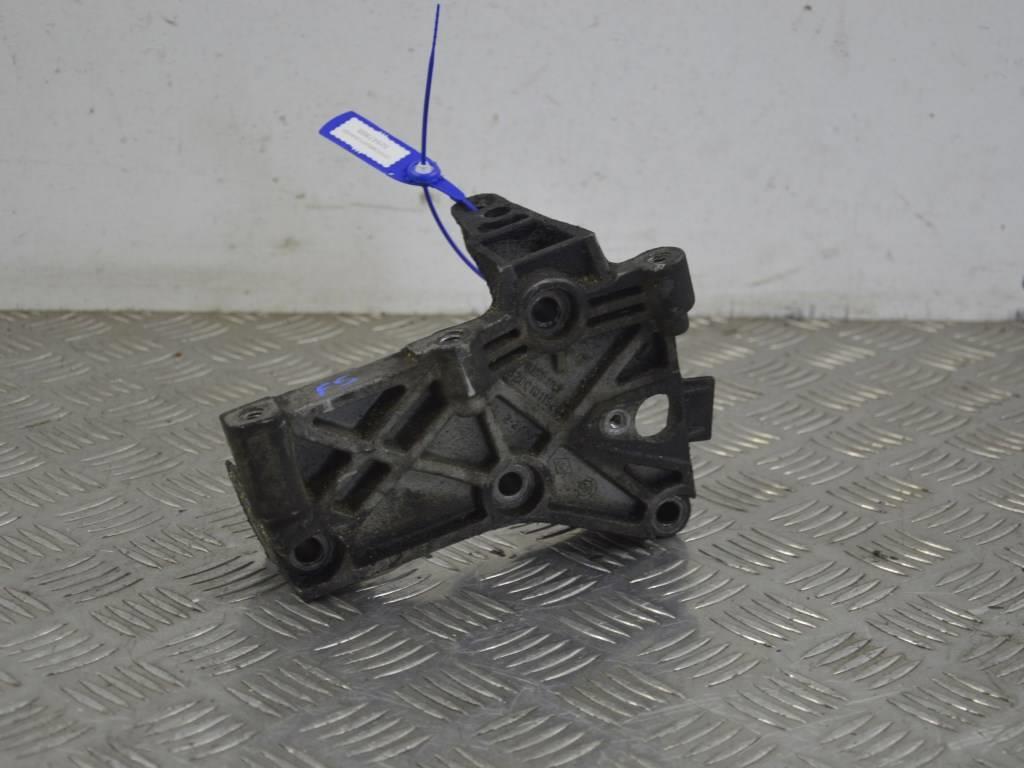 Кронштейн двигателя