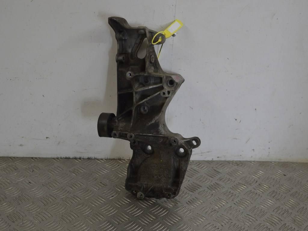 Кронштейн генератора