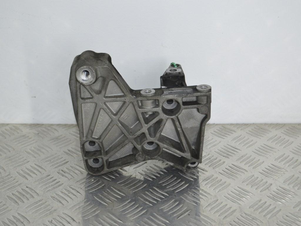 Кронштейн генератора