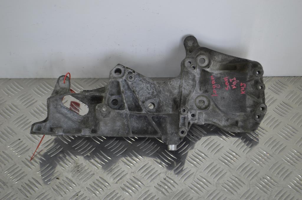 Кронштейн генератора