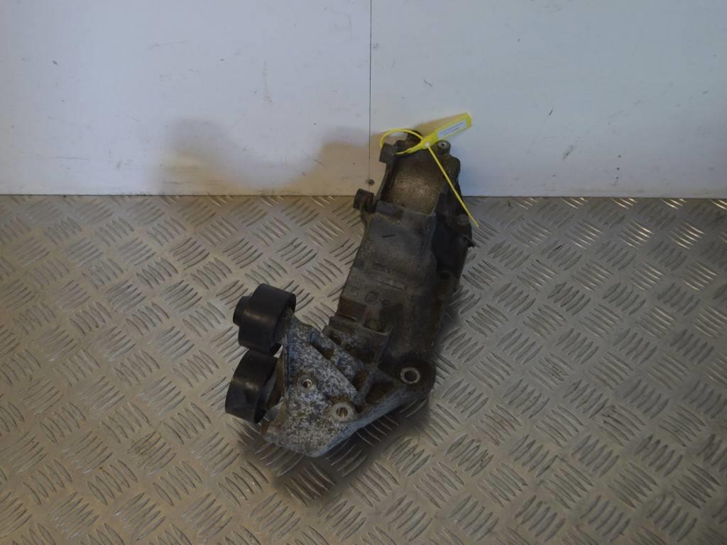 Кронштейн генератора