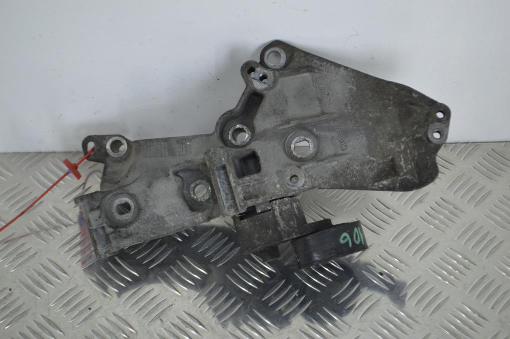 Кронштейн генератора