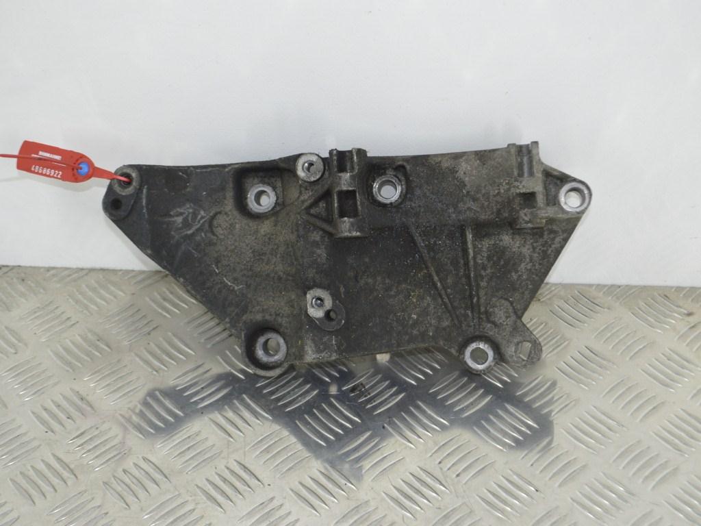 Кронштейн генератора