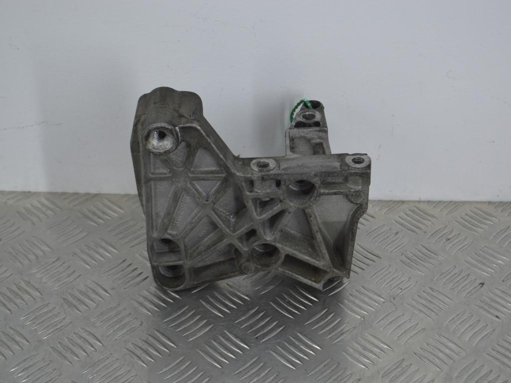 Кронштейн генератора