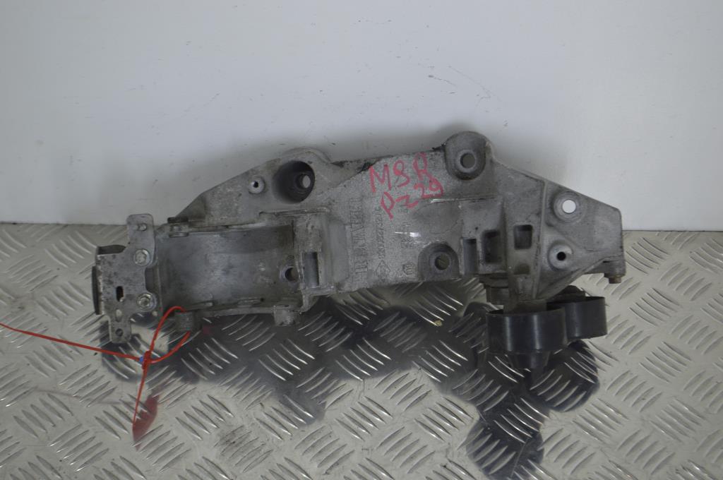 Кронштейн генератора