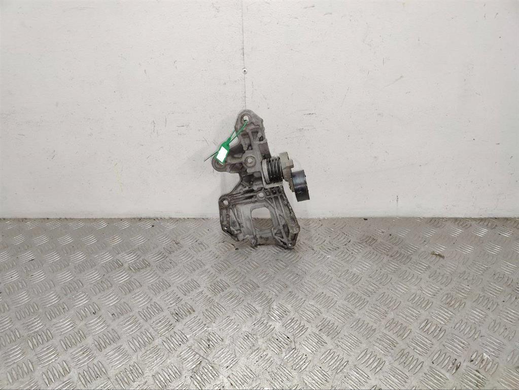 Кронштейн генератора