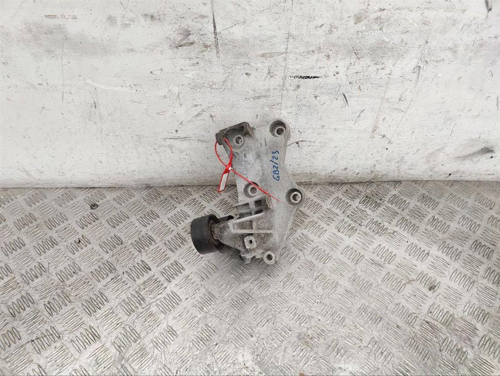 Кронштейн генератора