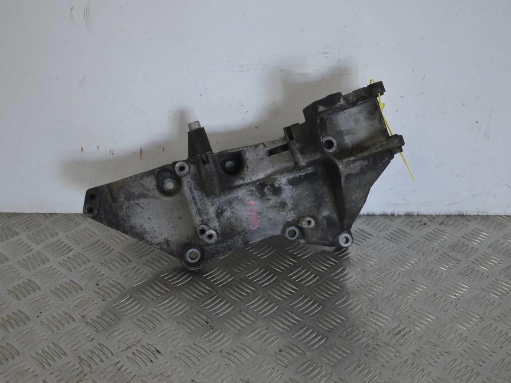 Кронштейн генератора