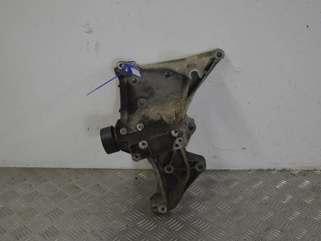 Кронштейн генератора