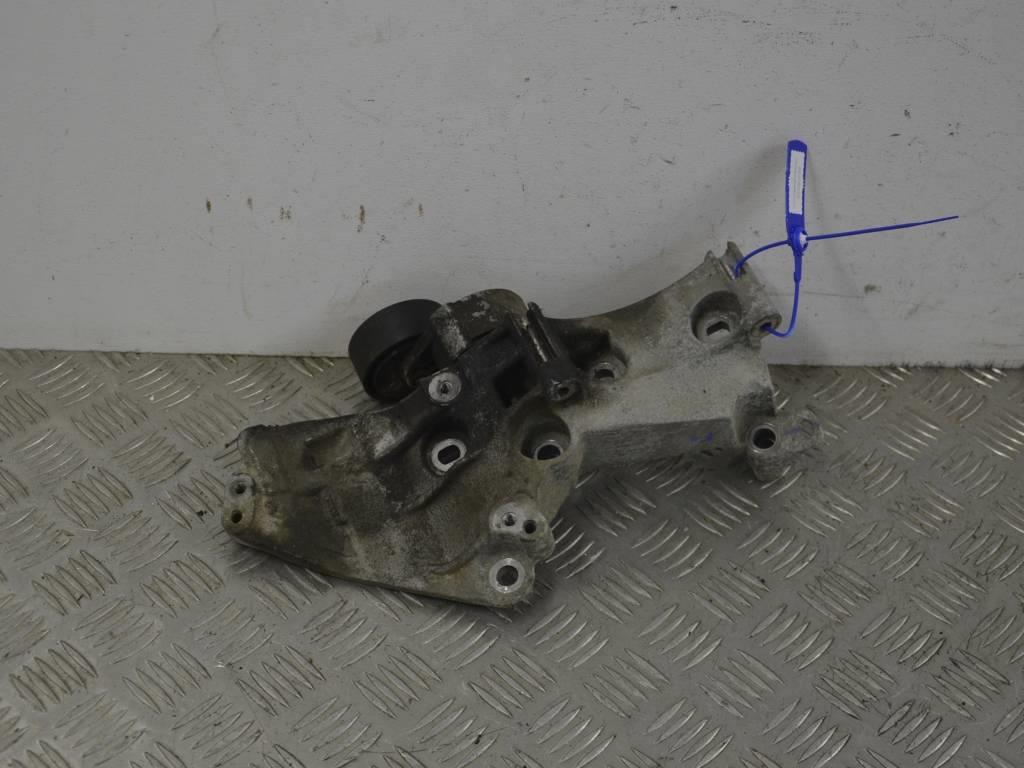 Кронштейн генератора