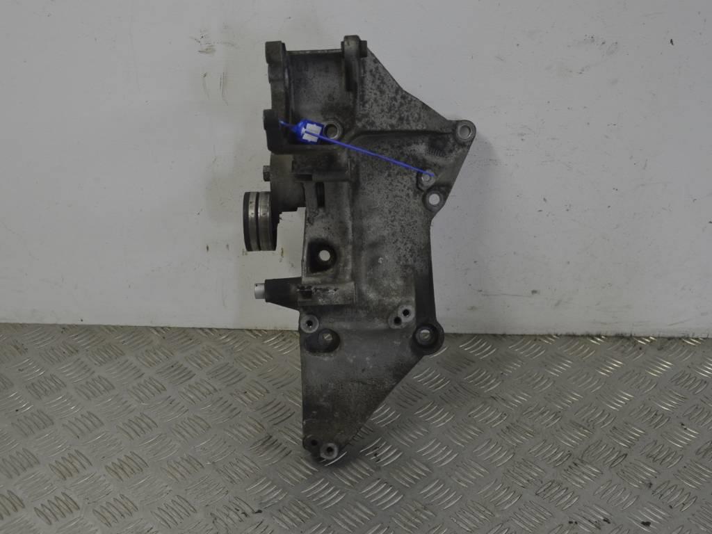 Кронштейн генератора